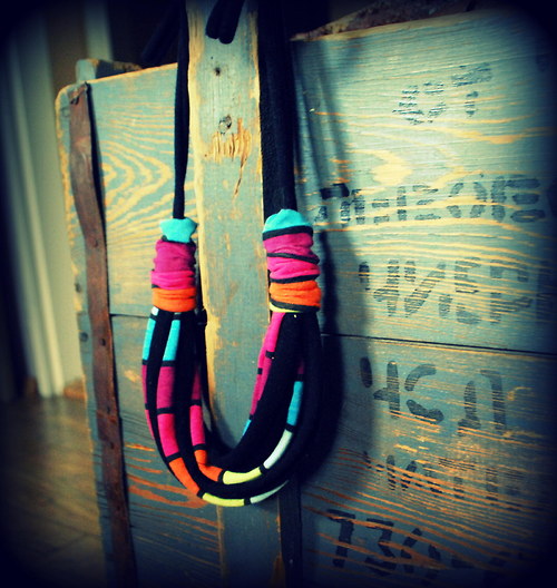 Látkový Náhrdelník Color Stripe — foto 1