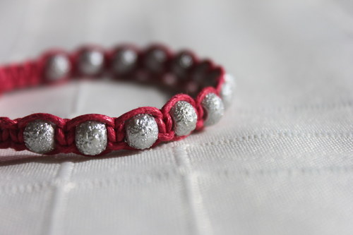 Vánoční.. Náramek shamballa/macramé — foto 1