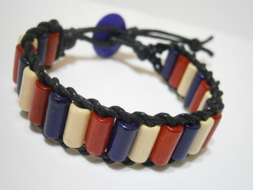 Dřevěný náramek (Wrap Bracelet)