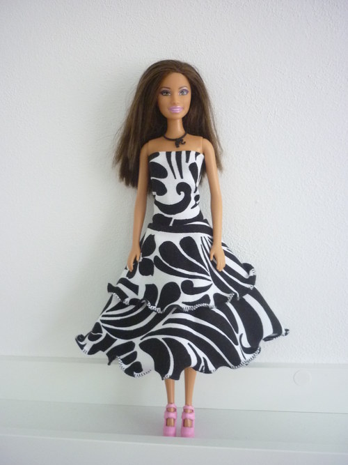 Šaty na panenku Barbie — foto 1