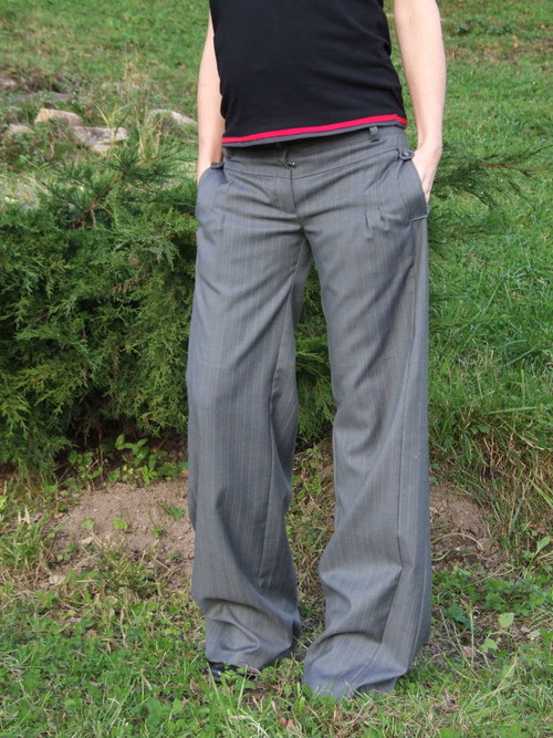 Šedé elegantní kalhoty — foto 1