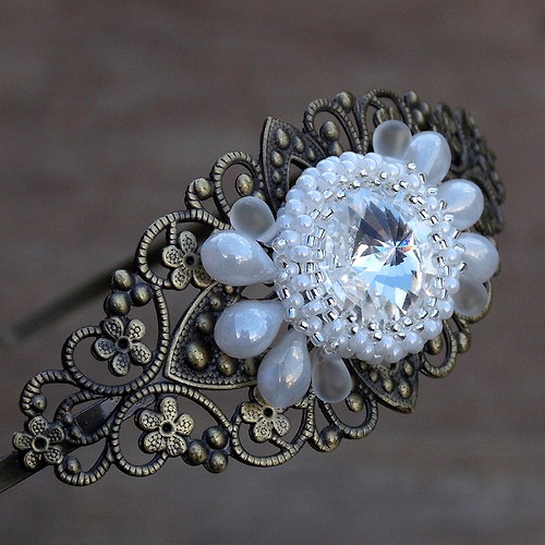 Slečna Ojíněná - Swarovski - čelenka... — foto 1