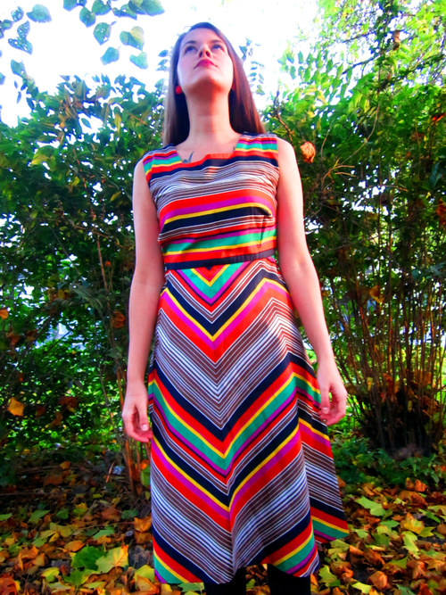 Retro šaty stripes in colours — foto 1
