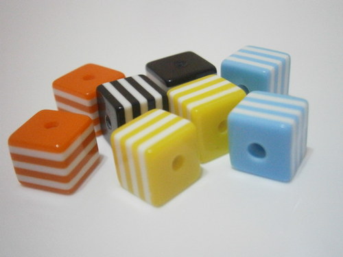 Pruhované kostičky 8x8mm - MIX (8ks)