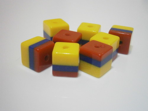 Pruhované kostičky 8x8mm (8ks)