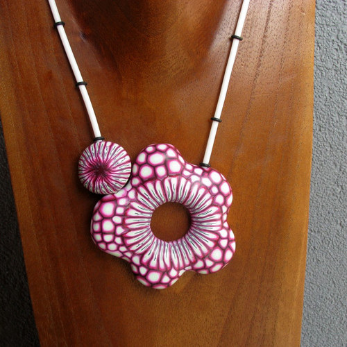 Fuchsiová améba - náhrdelník — foto 1