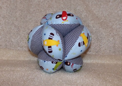 Japonský balonek s letadýlky - průměr 16cm — foto 1