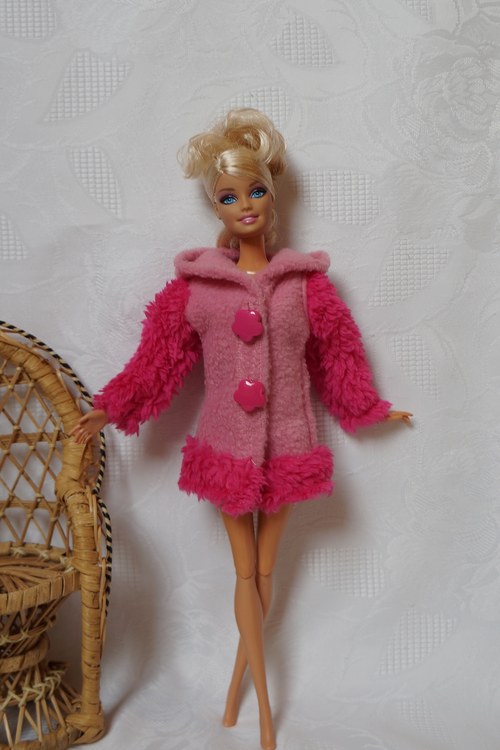 Extravagantní kabátek pro barbie — foto 1