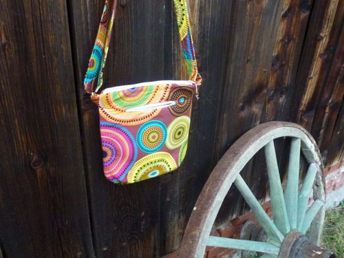 Crossbody kabelka mandalková — foto 1