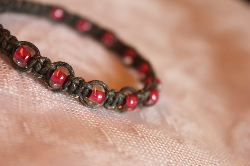 Náramek makramé/shamballa — foto 1