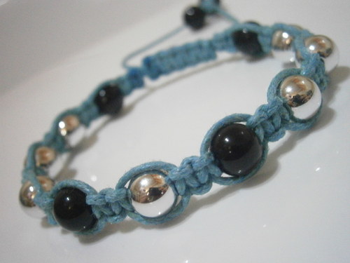 Modrý elegantní náramek (macramé) — foto 1