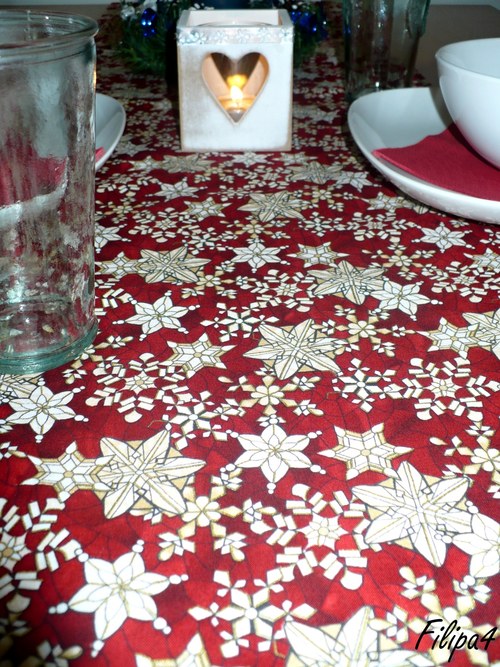 Vánoční běhoun-bílé hvězdičky — foto 1