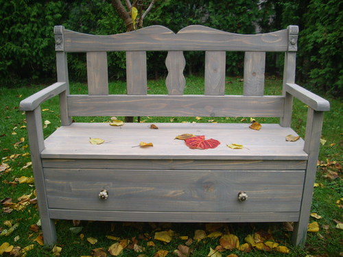Lavice šedá patina