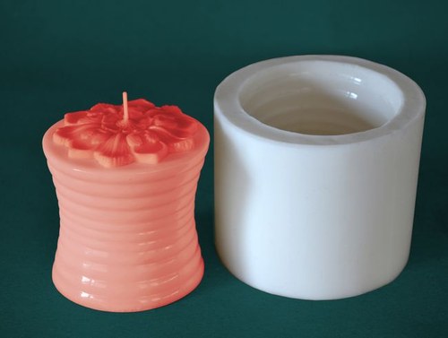 Forma na svíčky Válec kroužky s květinou 9cm