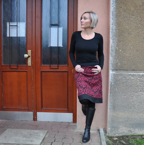 Sukně s černou légou — foto 1
