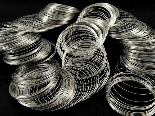 Paměťový drát 60mm - platina (10 otoček)