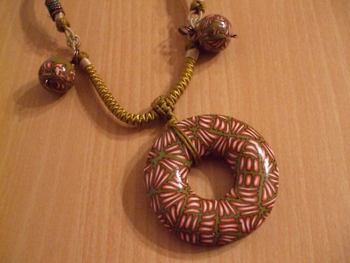 Donut na ozdobné šňůrce — foto 1