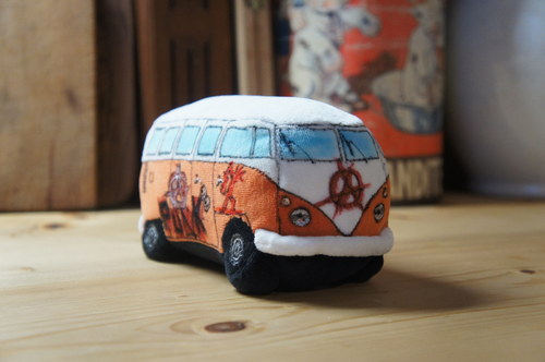 Plyšový busík punk — foto 1