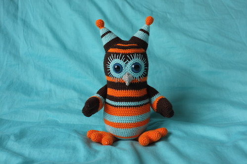 Háčkovaná Sova Pepé Hnědá (40 cm) — foto 1