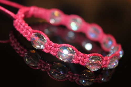 Vánoční nálada.. ;) Náramek macramé/shamballa — foto 1