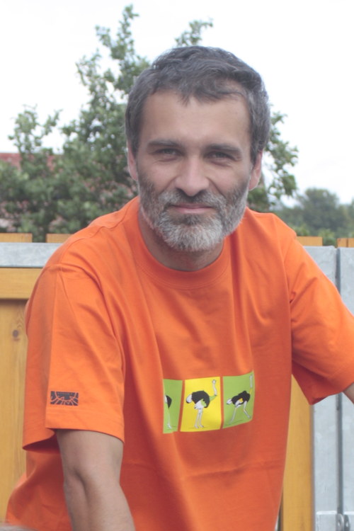 PŠTROSÍ SVĚT-různé barvy — foto 1