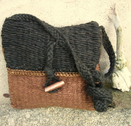 ČERNÁ HNĚDÁ — foto 1