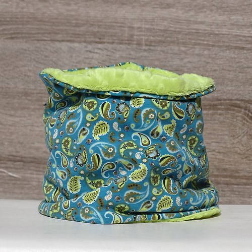 Nákrčník zelené paisley — foto 1