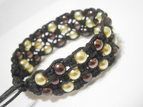 Perličkový trojitý náramek (macramé)