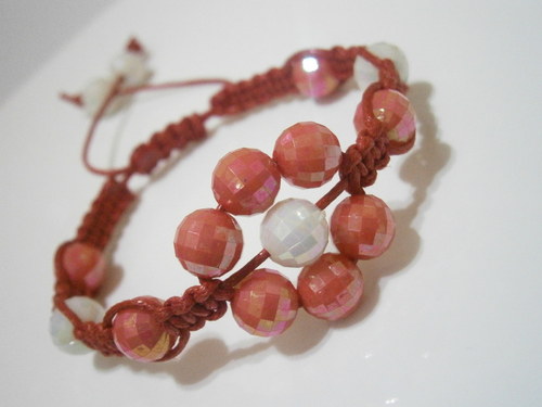 Náramek Kytička - červený (macramé)