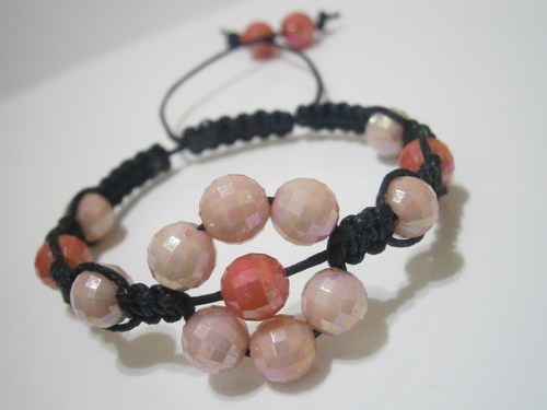 Náramek Kytička - růžový/červený (macramé)