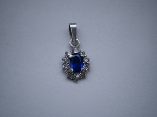 PŘÍVĚSEK (spinel)