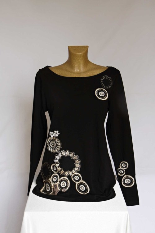 Tričko s aplikací, vel. 44 (L/XL) — foto 1