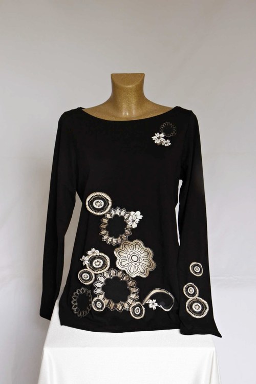 Tričko s aplikací, vel. 44 (L/XL) — foto 1