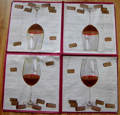 KM 035 - ubrousek 33x33 - víno + kork.zátka