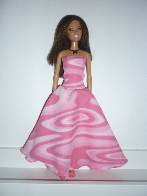 Šaty na panenku Barbie — foto 1