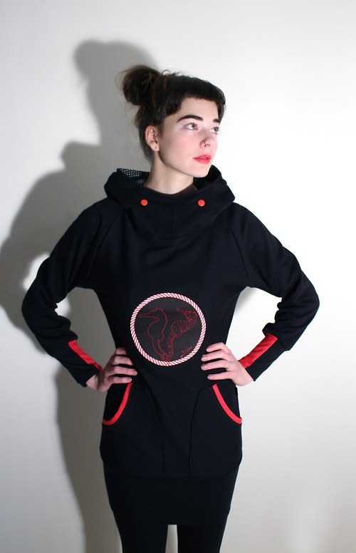 Mikéna SEEPFERDCHEN rot — foto 1