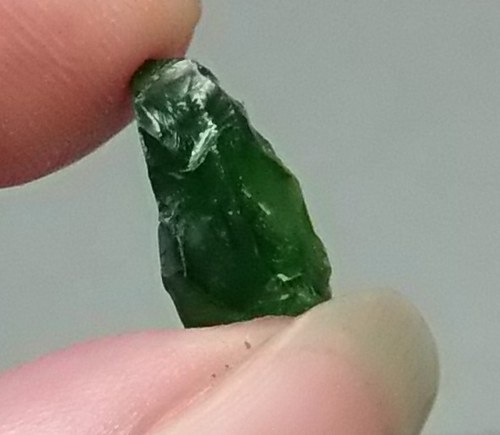 Chromdiopsid surový - B758 — foto 1