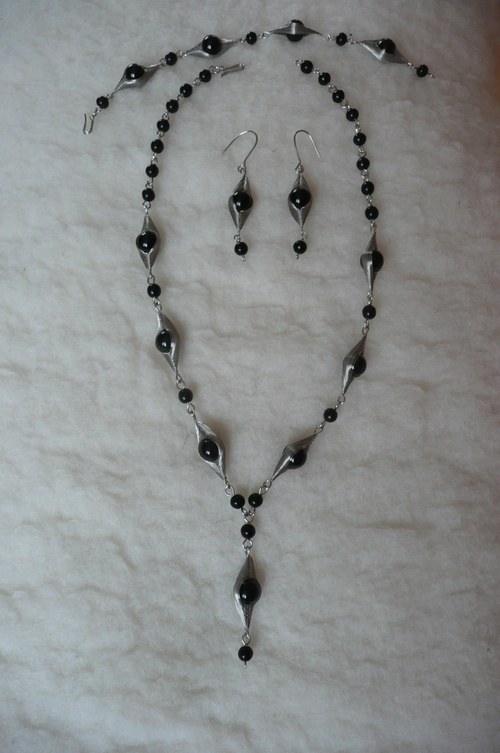 Černý set