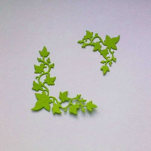 Výsek - Rohový ornament s břečťanem - 2ks