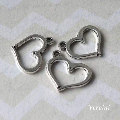 Srdíčka 12x15mm platina 3ks — foto 1
