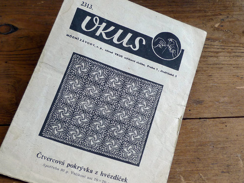VKUS ... 2313 ... háčkovaná dečka — foto 1