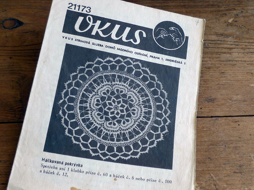VKUS ... 21173 ... háčkovaná dečka — foto 1
