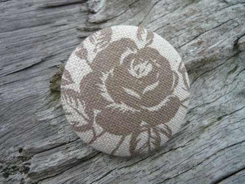 Buttonková brož Vintage Rose — foto 1
