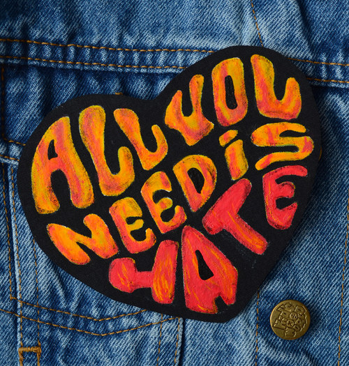 Nášivka - All you need is hate — foto 1