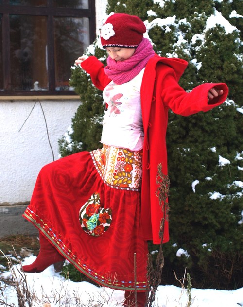 Sukne červená veselší. — foto 1