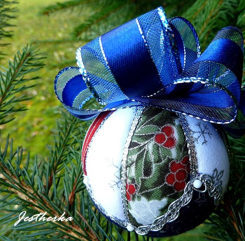 Vánoční koulička 8cm — foto 1