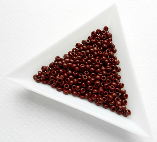 TOHO 8/0 Opaque Oxblood 10 g — foto 1