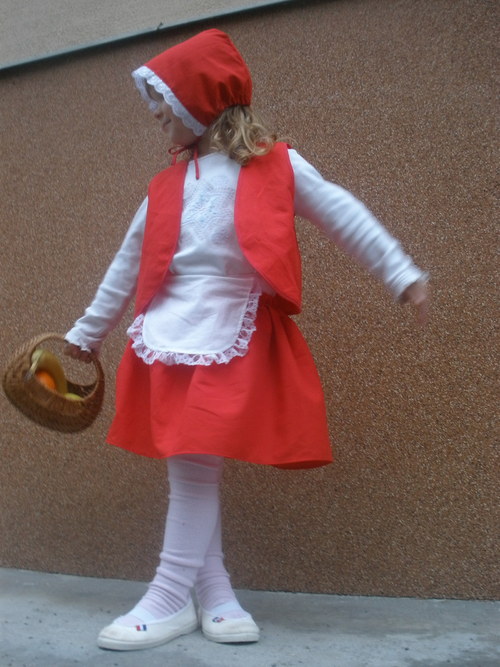 ČERVENÁ KARKULKA -jen zástěrka