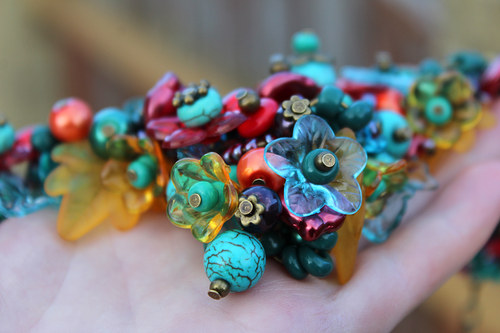 Náhrdelník - V - "Pod africkým sluncem" — foto 1