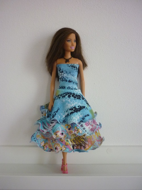 Šaty na panenku Barbie — foto 1